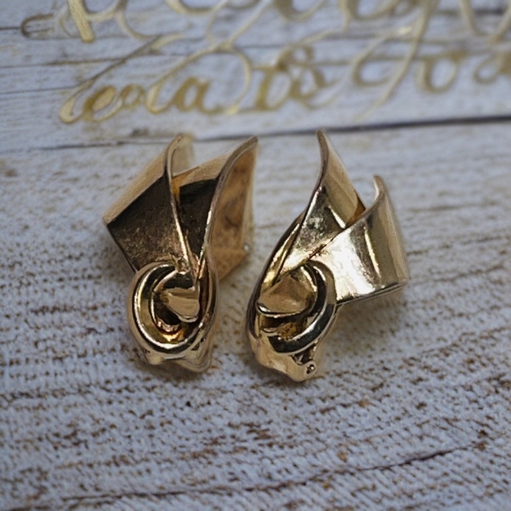 Vtg. Bartek Signed Gold Tone Earrings Clip-on